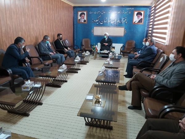 دیدار ریاست و تعدادی از همکاران با امام جمعه محترم شهرستان  3