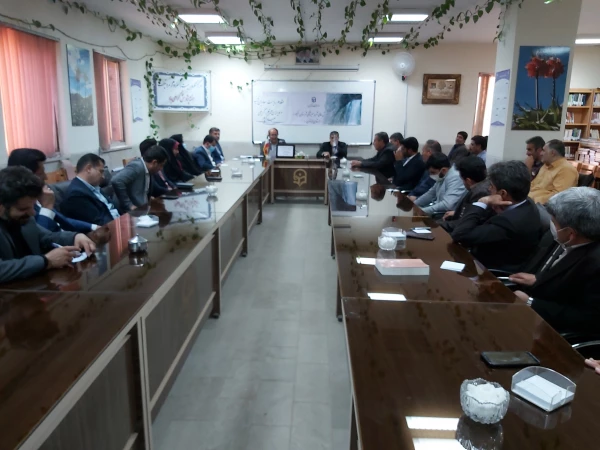 برگزاری جلسه با مدیر و معاونین اداره آموزش پرورش و مدیران مدارس کارورزی

 3