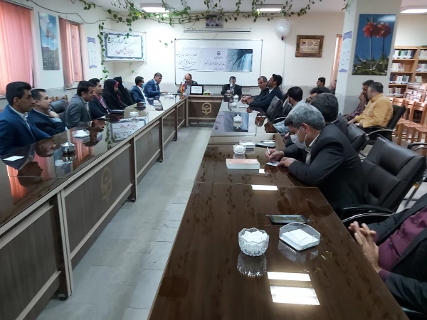 برگزاری جلسه با مدیر و معاونین اداره آموزش پرورش و مدیران مدارس کارورزی

 5