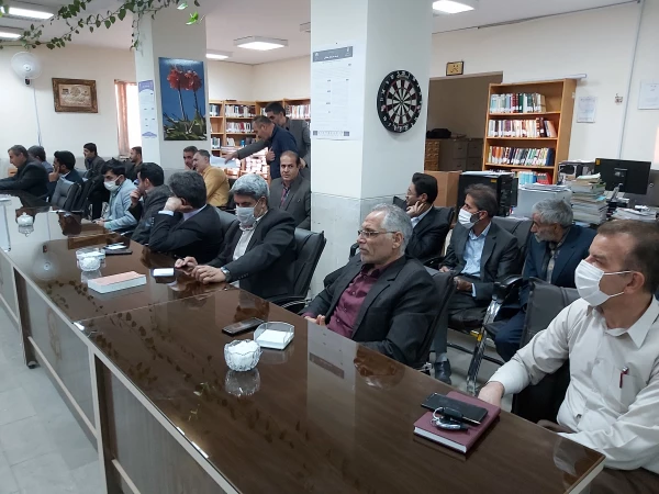 برگزاری جلسه با مدیر و معاونین اداره آموزش پرورش و مدیران مدارس کارورزی

 4