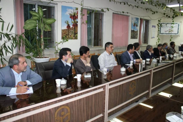 جلسه اساتید مرکز با موضوع آموزش 4