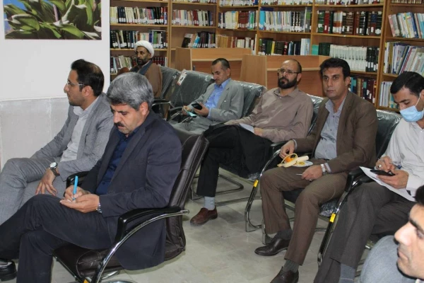 جلسه اساتید مرکز با موضوع آموزش 6