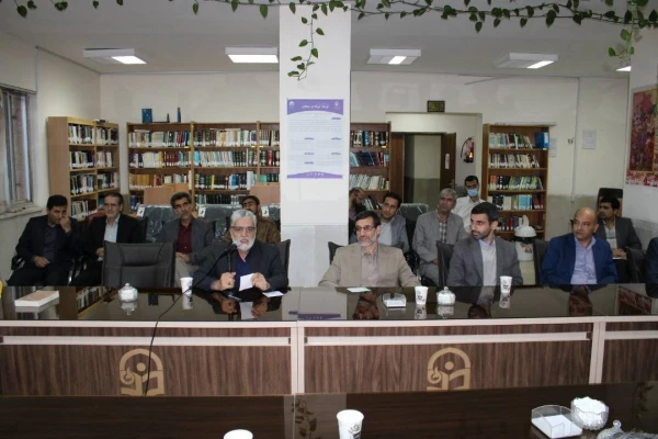 جلسه اساتید مرکز با موضوع آموزش 7