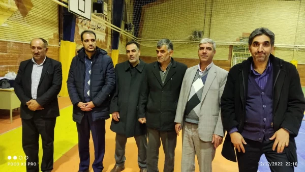 گفتگوی فرماندار با دانشجویان و شرکت در مراسم ایام فاطمیه و حضور در سالن ورزشی 6