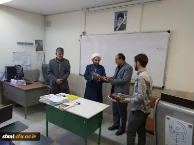 باحضور کارکنان در کلاس ها و سراها صورت پذیرفت

بزرگداشت روز معلم و مقام استاد