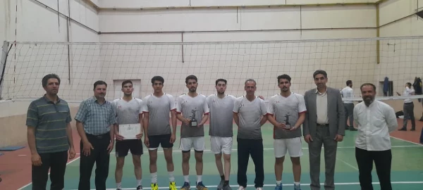 کسب مقام دوم مسابقات والیبال جام خلیج همیشه فارس آموزشگاه های شهرستان الیگودرز 3