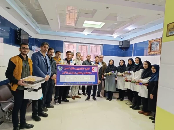 تقدیر از زحمات پرستاران به همت کانون های دانشجویی دانشگاه فرهنگیان شهرستان الیگودرز 2