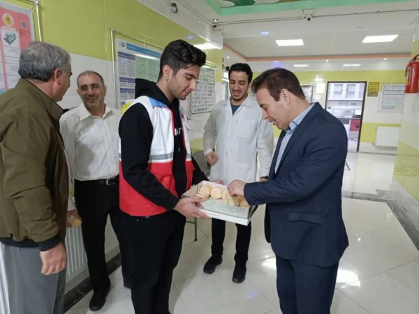 تقدیر از زحمات پرستاران به همت کانون های دانشجویی دانشگاه فرهنگیان شهرستان الیگودرز 5