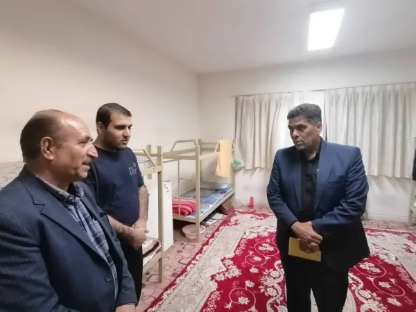 بازدید مدیر کل آموزش و پرورش استان لرستان از مرکز آموزش عالی شهید میرشاکی
  2