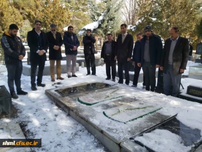 به مناسبت ایام خجسته دهه فجر صورت گرفت

غبار روبی و عطر افشانی قبور مطهر شهدا