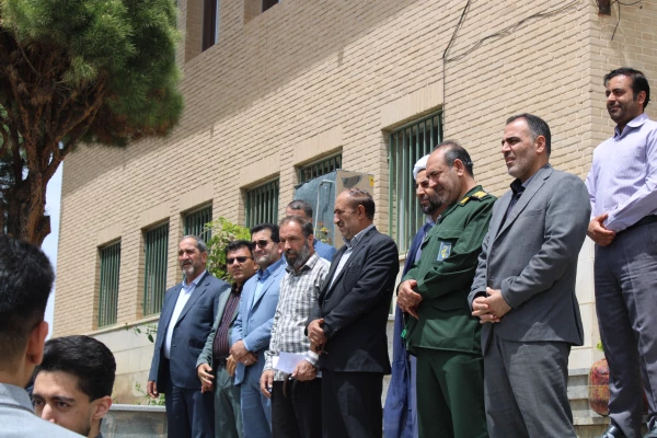 تجمع دانشجویان دانشگاه فرهنگیان مرکز شهید میرشاکی الیگودرز
  2